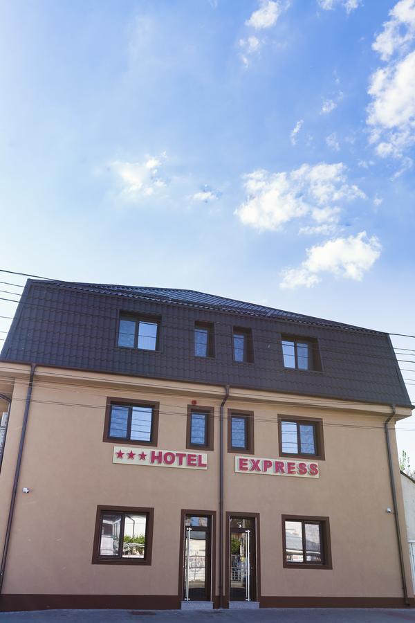 Express Residence Brăila Exteriér fotografie